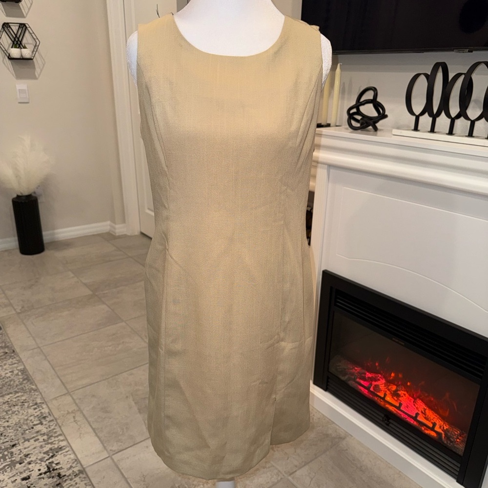 Sag Harbor Sleeveless Tan Shift Dress Size 4P